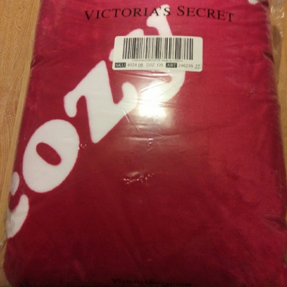 NWT Victoria's Secret/ Pink Sherpa blanket - Picture 2 of 2